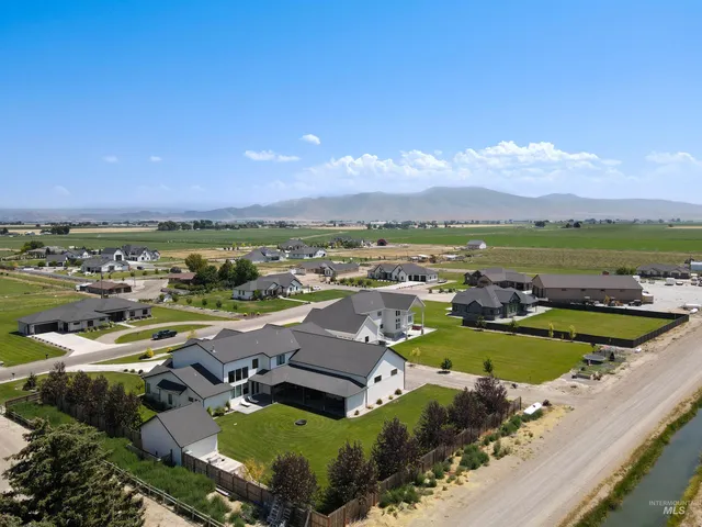 $1,670,000 | 204 South 82nd Street East, Burley, ID 83318