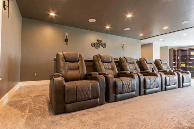 $1,670,000 | 204 South 82nd Street East, Burley, ID 83318