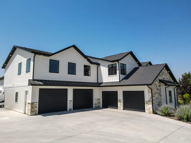 $1,670,000 | 204 South 82nd Street East, Burley, ID 83318