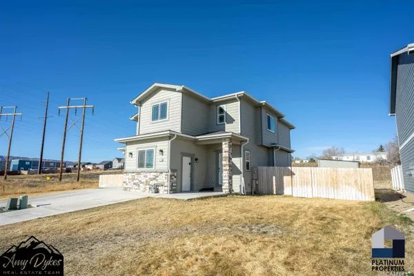 $299,900 | 670 Badger Lane, Mills, WY 82644