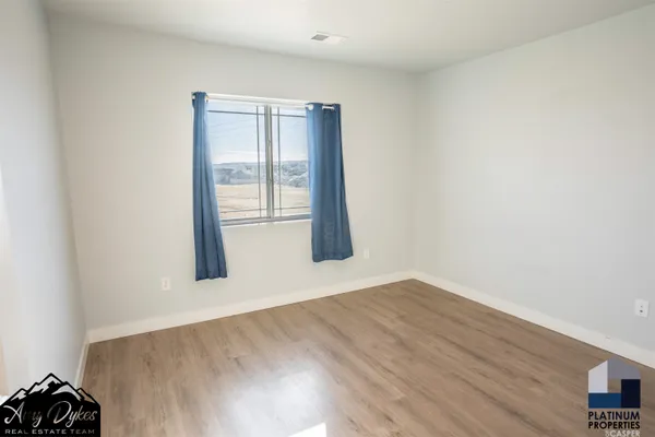 $299,900 | 670 Badger Lane, Mills, WY 82644