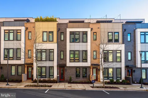 $1,135,000 | 2822 Telek Place, Alexandria, VA 22314