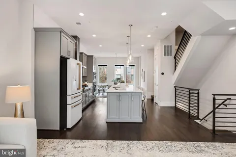 $1,095,000 | 2822 Telek Place, Alexandria, VA 22314
