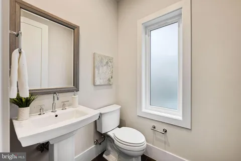 $1,095,000 | 2822 Telek Place, Alexandria, VA 22314