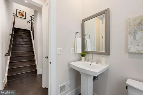 $1,095,000 | 2822 Telek Place, Alexandria, VA 22314
