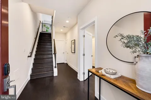 $1,095,000 | 2822 Telek Place, Alexandria, VA 22314