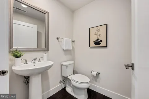 $1,095,000 | 2822 Telek Place, Alexandria, VA 22314