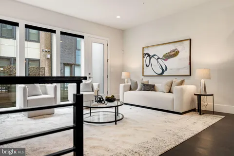 $1,095,000 | 2822 Telek Place, Alexandria, VA 22314