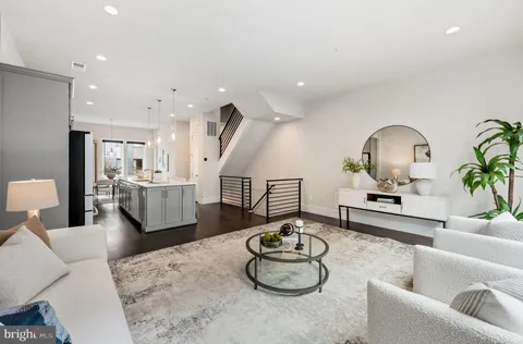 $1,095,000 | 2822 Telek Place, Alexandria, VA 22314