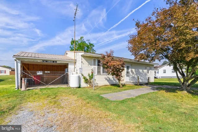 $240,000 | 605 North Marshall Street, Ranson, WV 25438