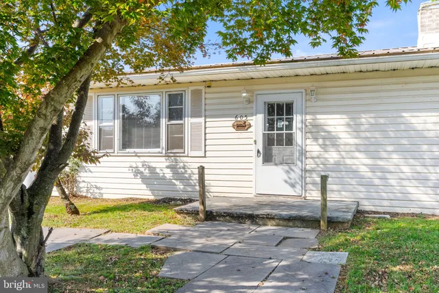 $240,000 | 605 North Marshall Street, Ranson, WV 25438