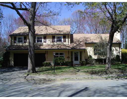 40 Poplar Road Wellesley, MA 02482 - Photo 1 of 8