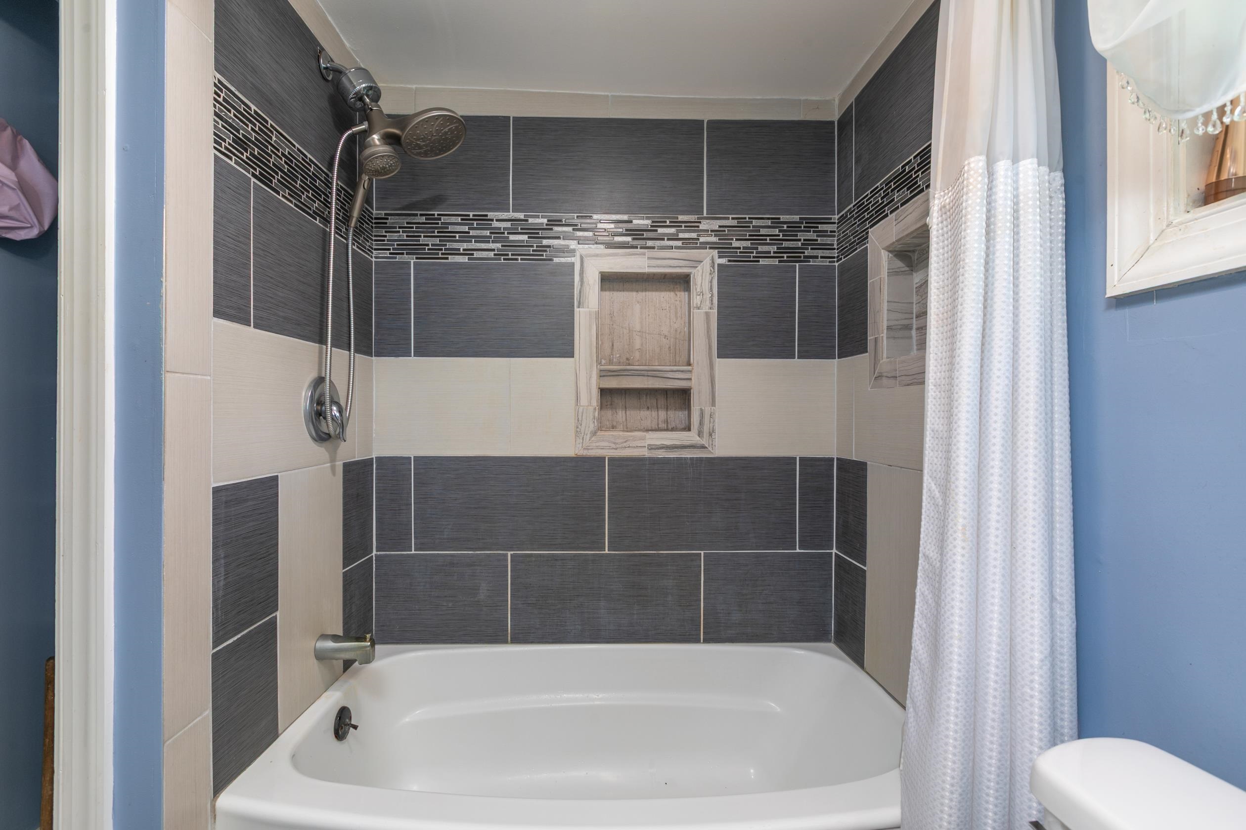 22 Collettes Grove Road Derry, NH 03038 - Photo 12 of 23