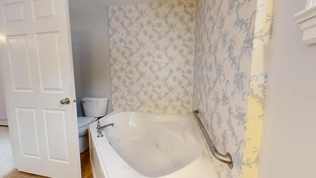 $425,000 | 233 Middle Street, Farmington, ME 04938