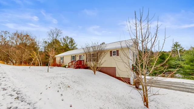 $425,000 | 233 Middle Street, Farmington, ME 04938