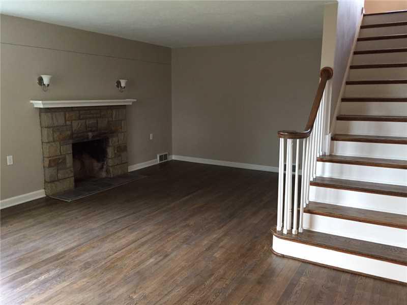 1257 Eckert Road Monaca, PA 15061 - Photo 5 of 14 Living Room.
