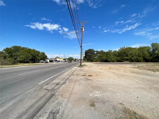 a view of a pathway with a houses