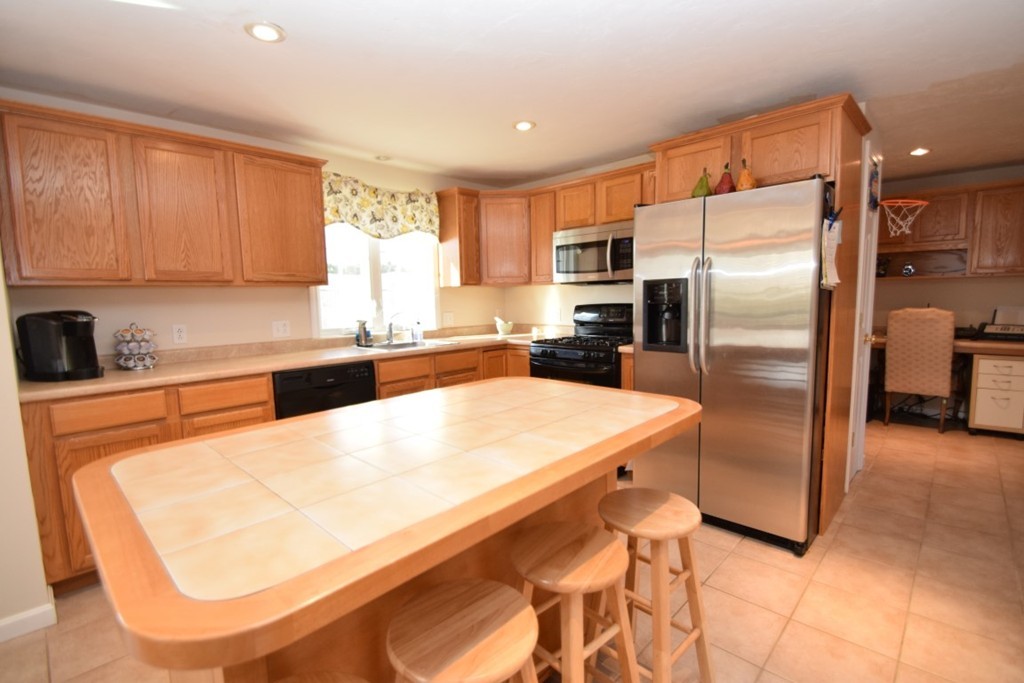 15 Amelian Road Randolph, MA 02368 - Photo 5 of 30 Gallery Image 5