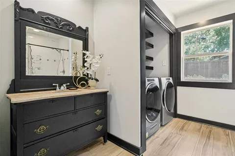 $549,900 | 1821 College Avenue, Fort Worth, TX 76110
