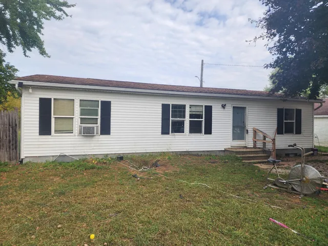 $170,000 | 18390 State Line Road, Edwardsburg, MI 49112