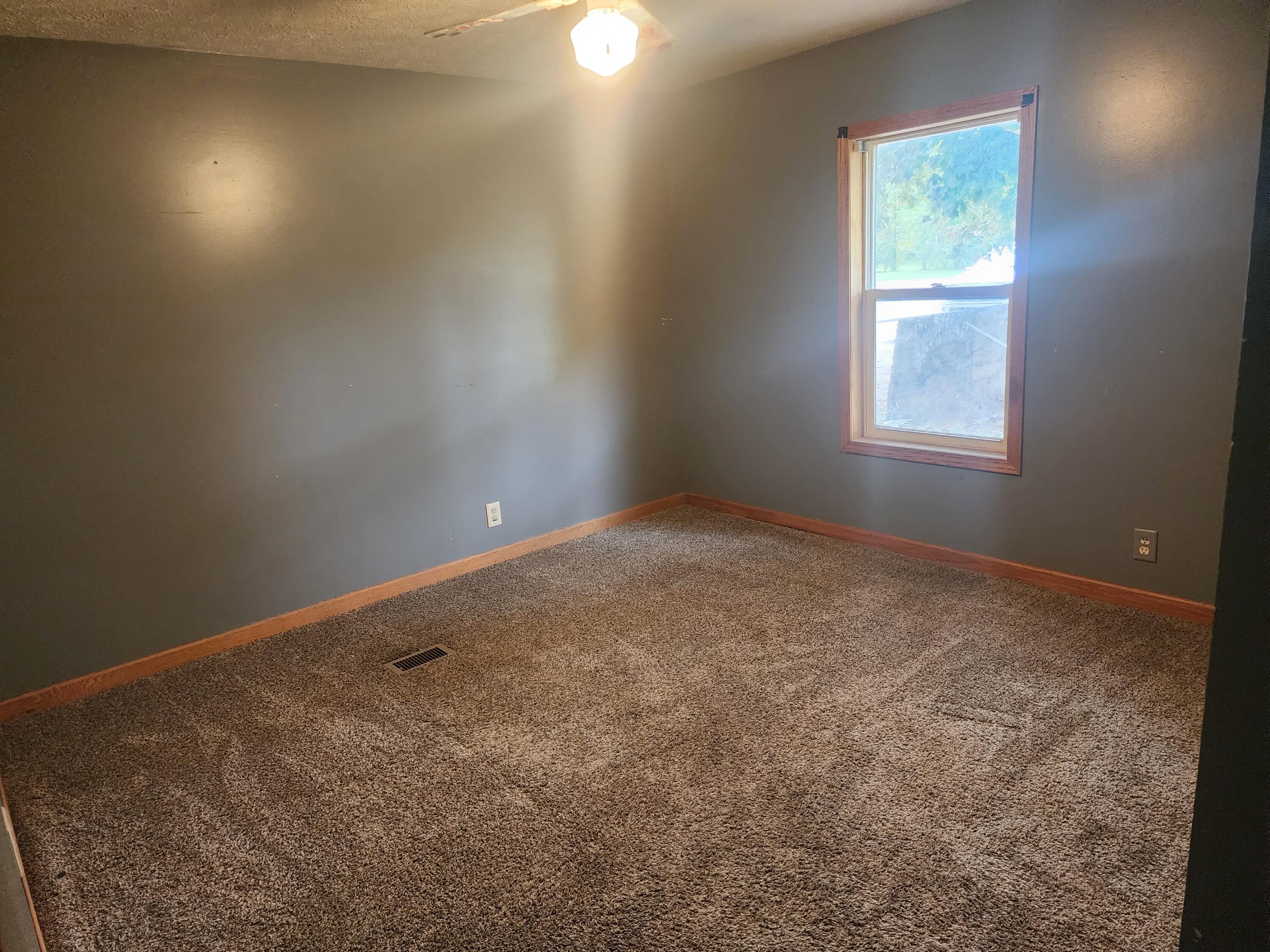 18390 State Line Road Edwardsburg, MI 49112 - Photo 4 of 6 20250922_114649