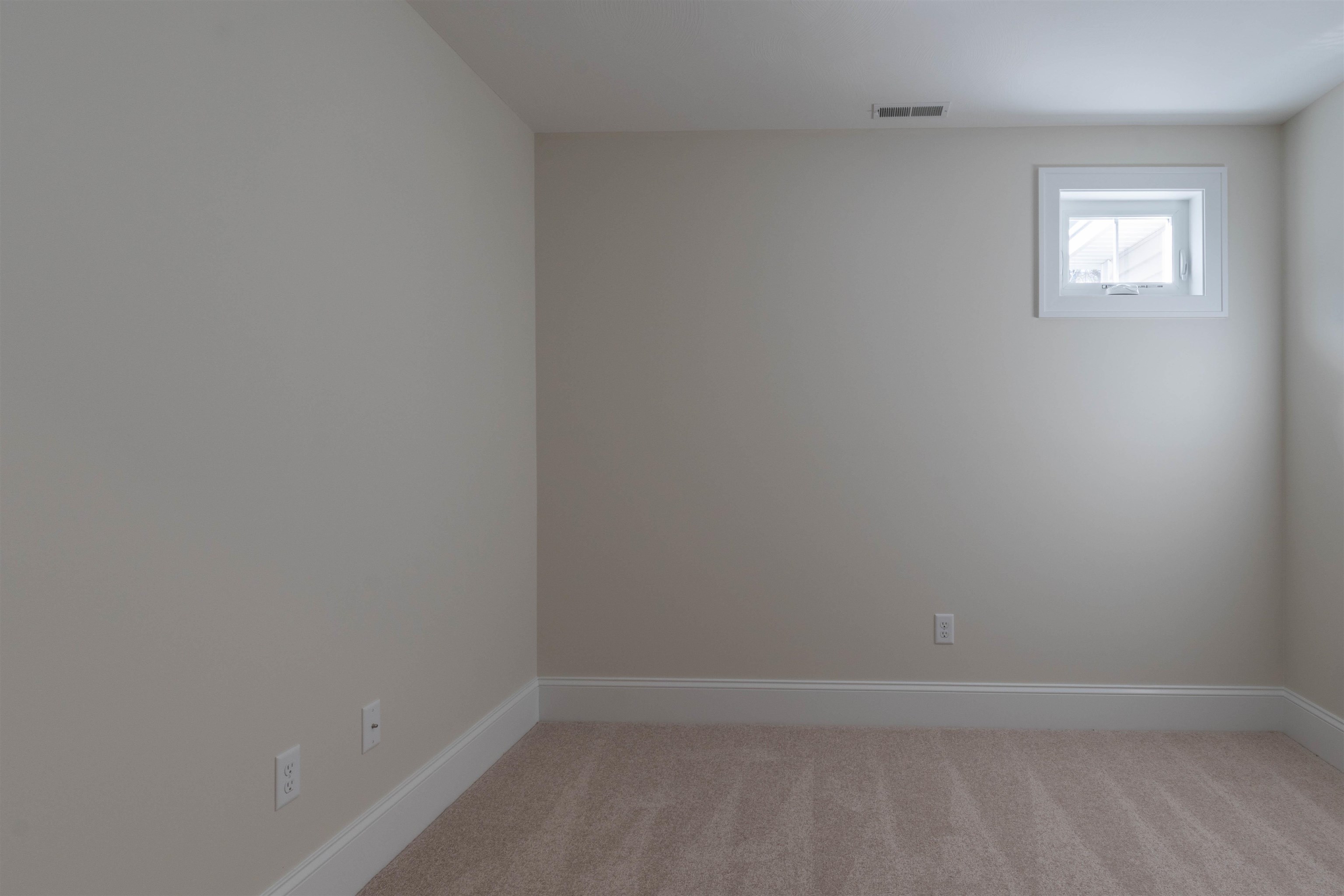 7 Doucet Avenue Nashua, NH 03062 - Photo 14 of 23