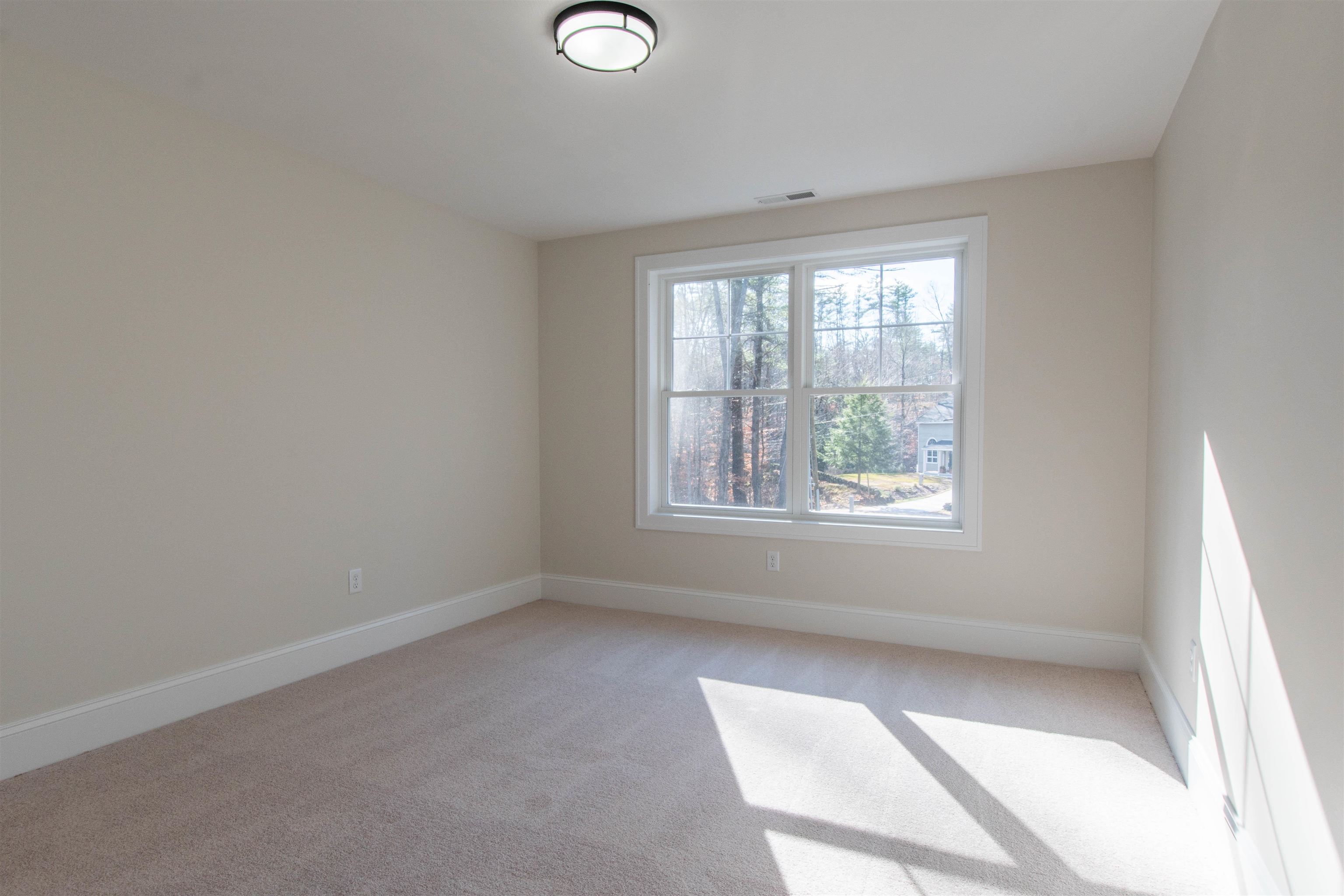 7 Doucet Avenue Nashua, NH 03062 - Photo 18 of 23