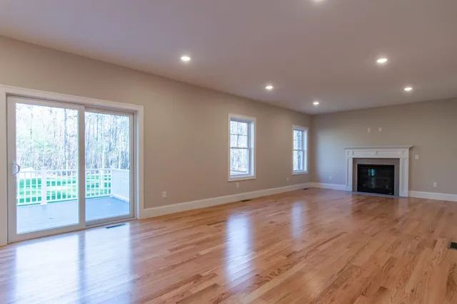 $889,900 | 7 Doucet Avenue, Nashua, NH 03062