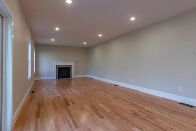 $889,900 | 7 Doucet Avenue, Nashua, NH 03062