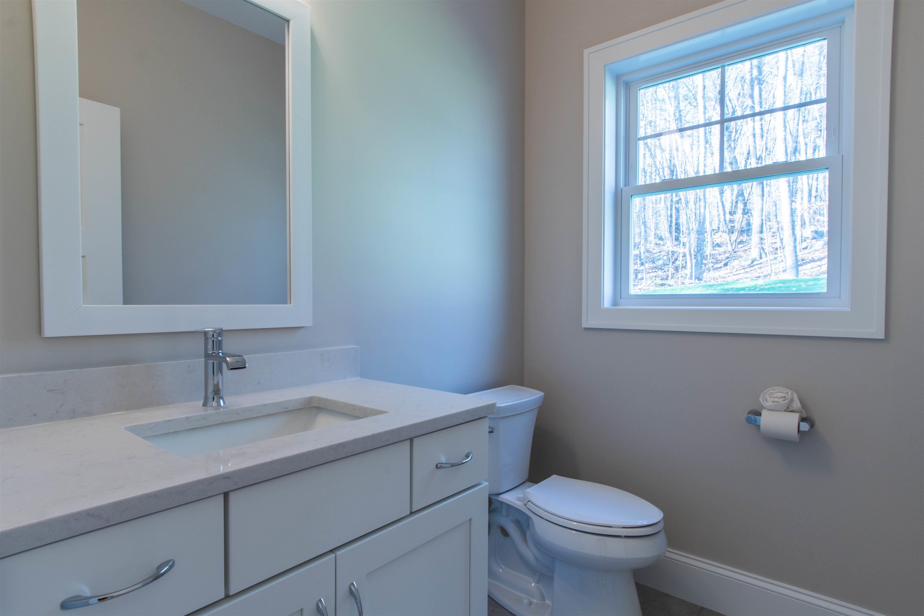 7 Doucet Avenue Nashua, NH 03062 - Photo 6 of 23