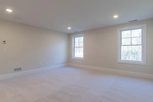 $889,900 | 7 Doucet Avenue, Nashua, NH 03062