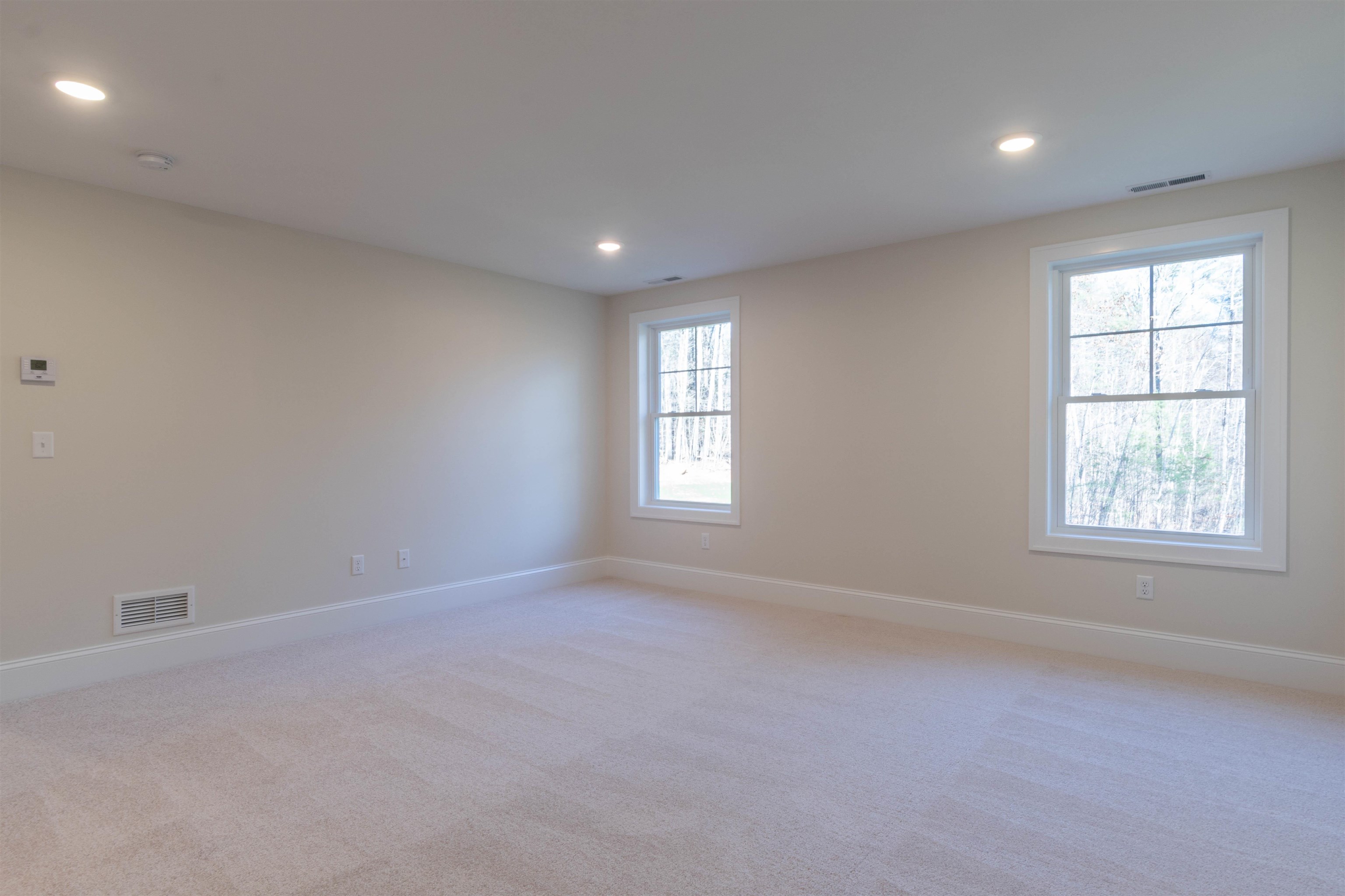 7 Doucet Avenue Nashua, NH 03062 - Photo 9 of 23