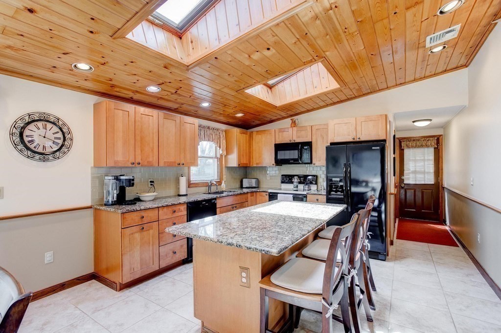9 Reed Street Arlington, MA 02474 - Photo 5 of 34 Gallery Image 5