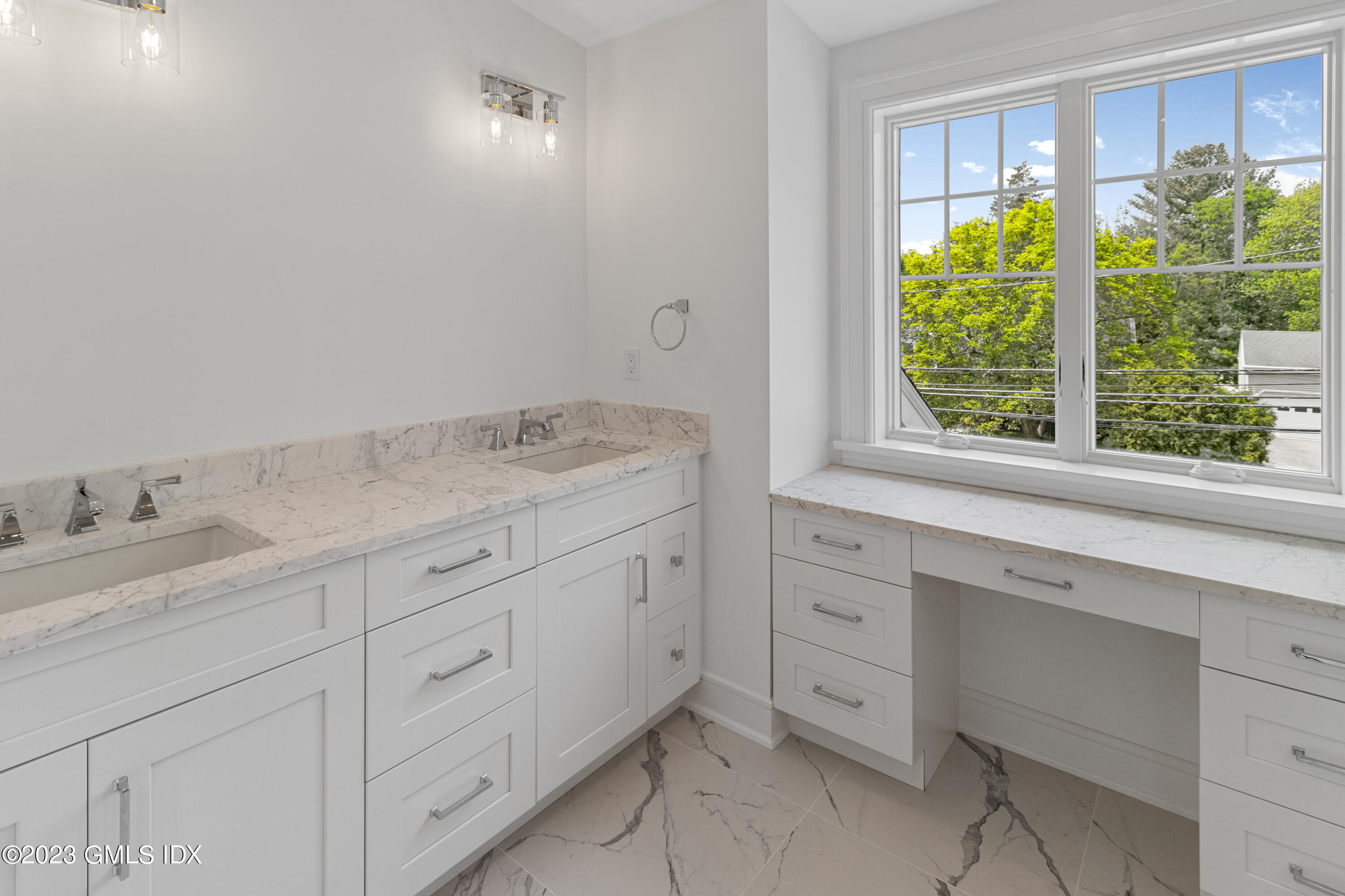 10 Sunshine Avenue Riverside, CT 06878 - Photo 11 of 27 a spacious bathroom with a granite countertop sink and a window