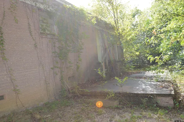 $165,000 | 507 North Van Buren Street, Henderson, TX 75652