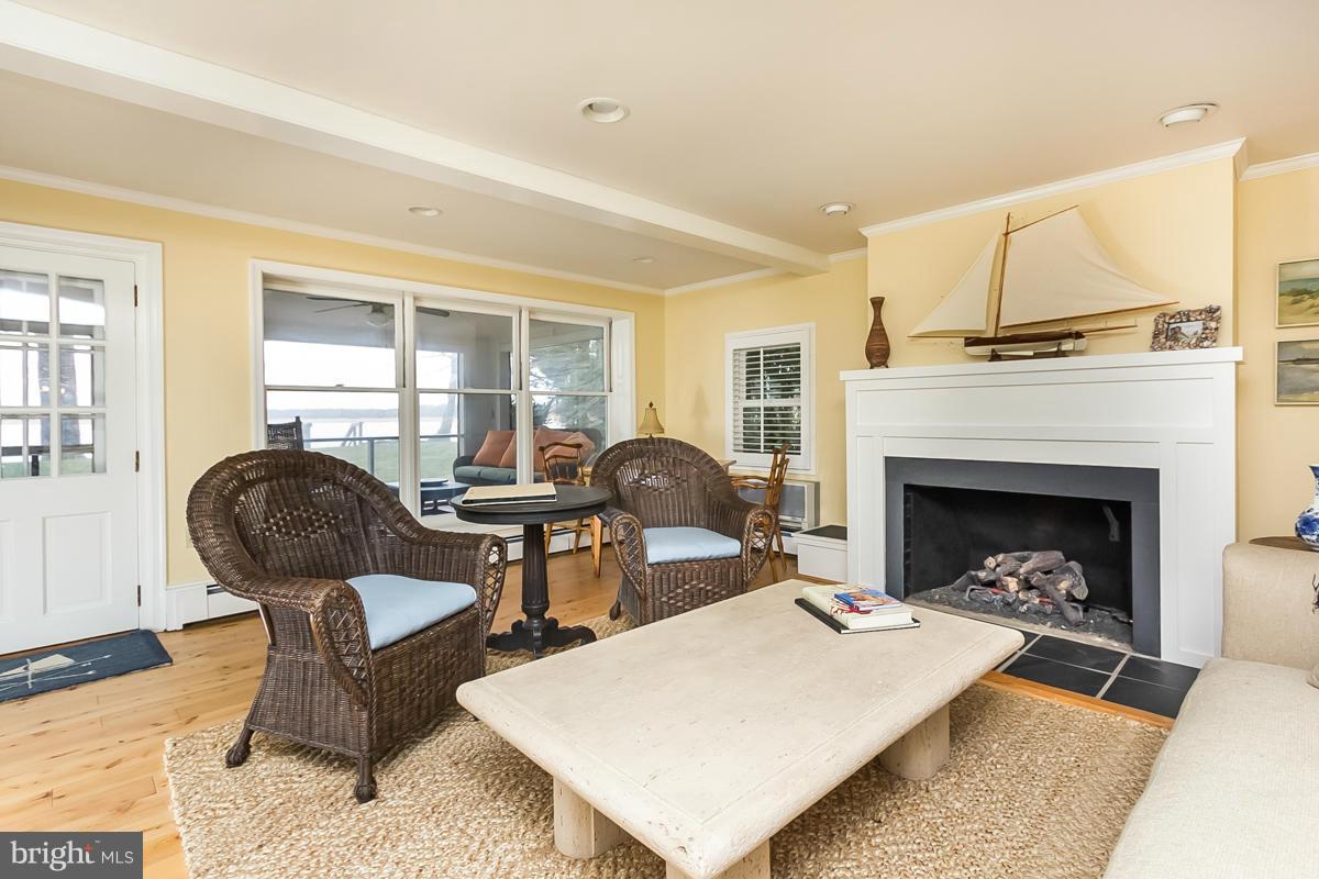 416 Pear Tree Point Road Chestertown, MD 21620 - Photo 18 of 30 Living Room
