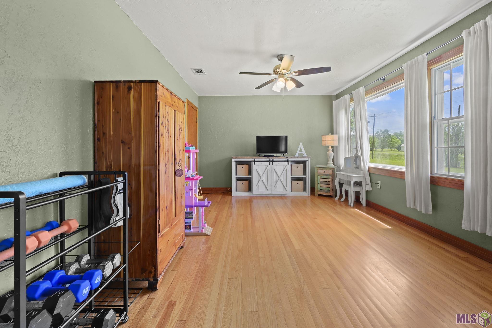 13177 Bayou Fordoche Road Morganza, LA 70759 - Photo 8 of 16 Living Room
