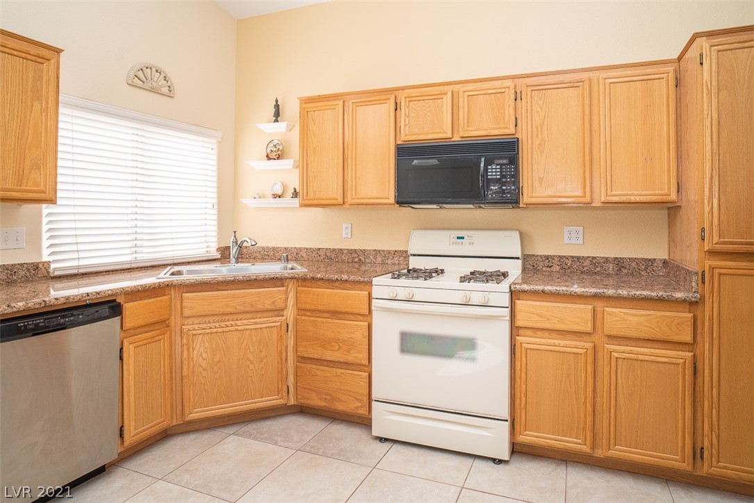 805 Rio Poco Court Henderson, NV 89015 - Photo 16 of 33 Gallery Image 16