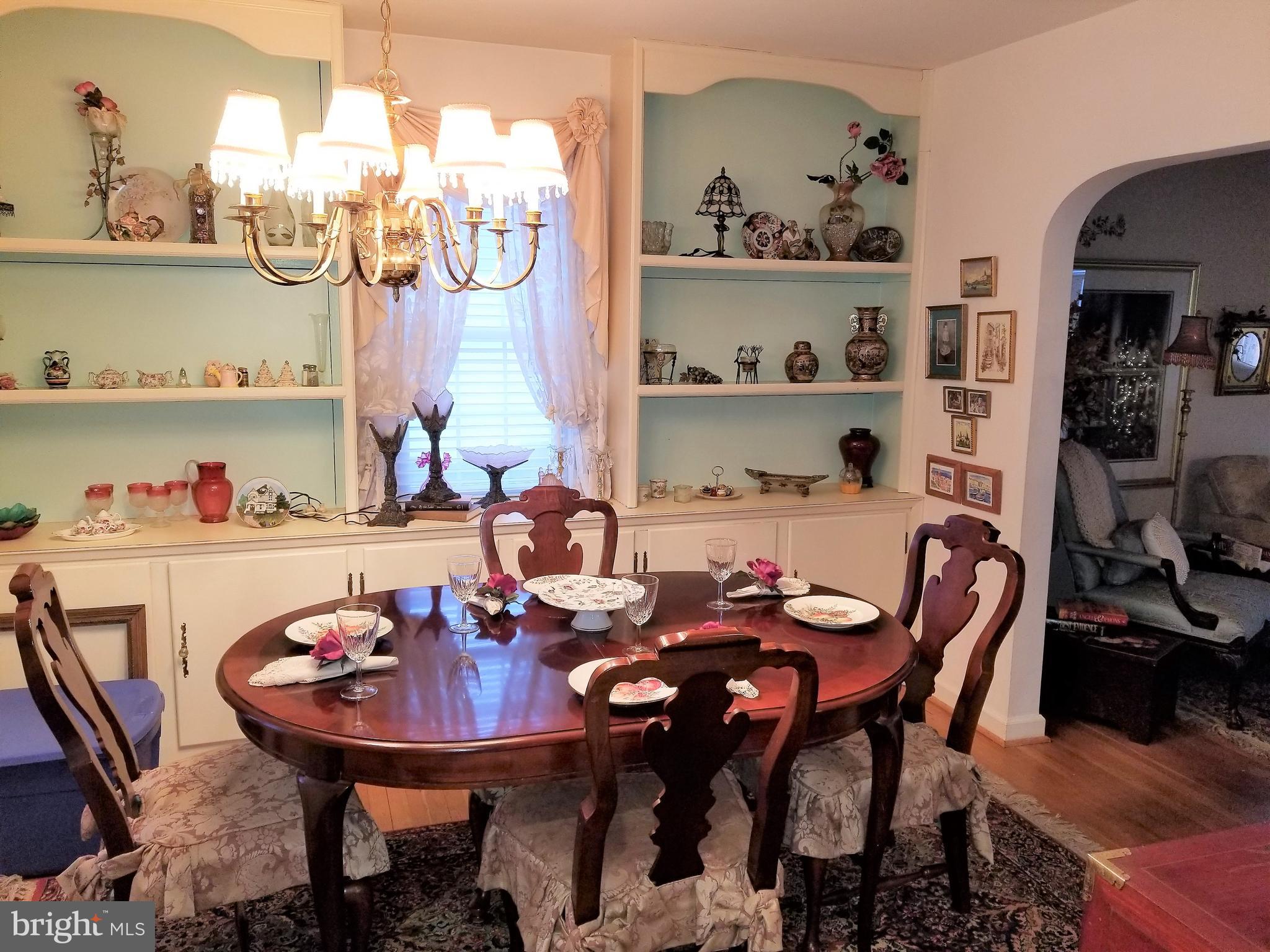 403 Oak Street Riverside, NJ 08075 - Photo 6 of 39 a view of a dining room with furniture