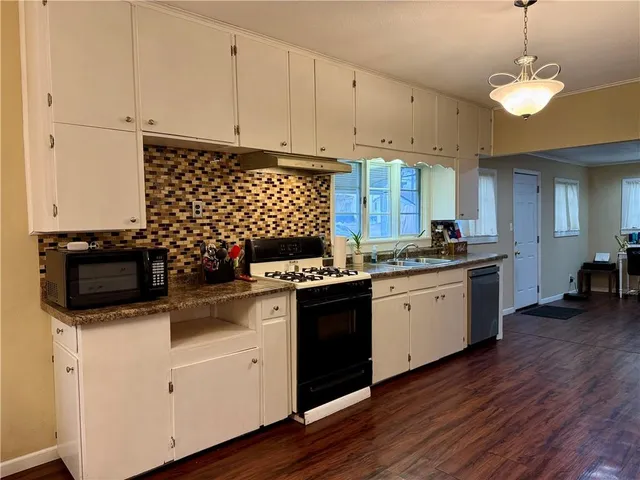 $140,000 | 300 South 4th Street, Burlington, KS 66839