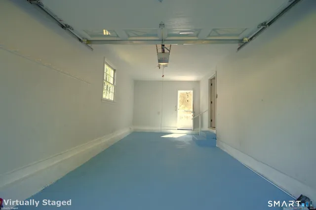 a view of empty room with window