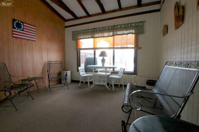 7491 Cook Road Swartz Creek, MI 48473 - Photo 26 of 34 20457084-25.JPG