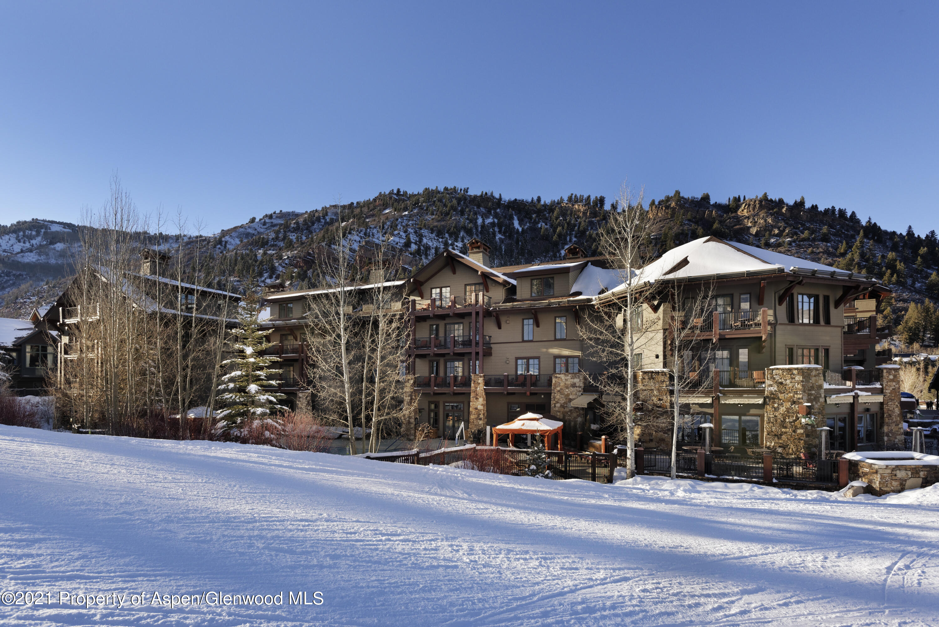 75 Prospector Road, Unit 8409 SUMMER INTEREST 10 Aspen, CO 81611 - Photo 12 of 17 RitzCarltonUnit8209_HiRes011