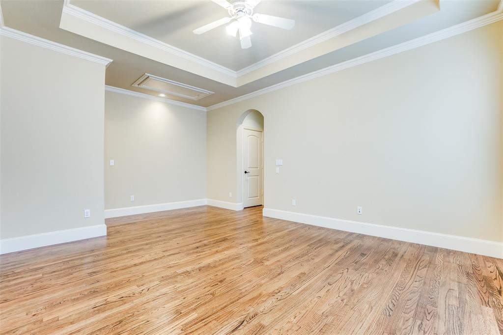 5630 Ellsworth Avenue Dallas, TX 75206 - Photo 19 of 25 wooden floor in an empty room