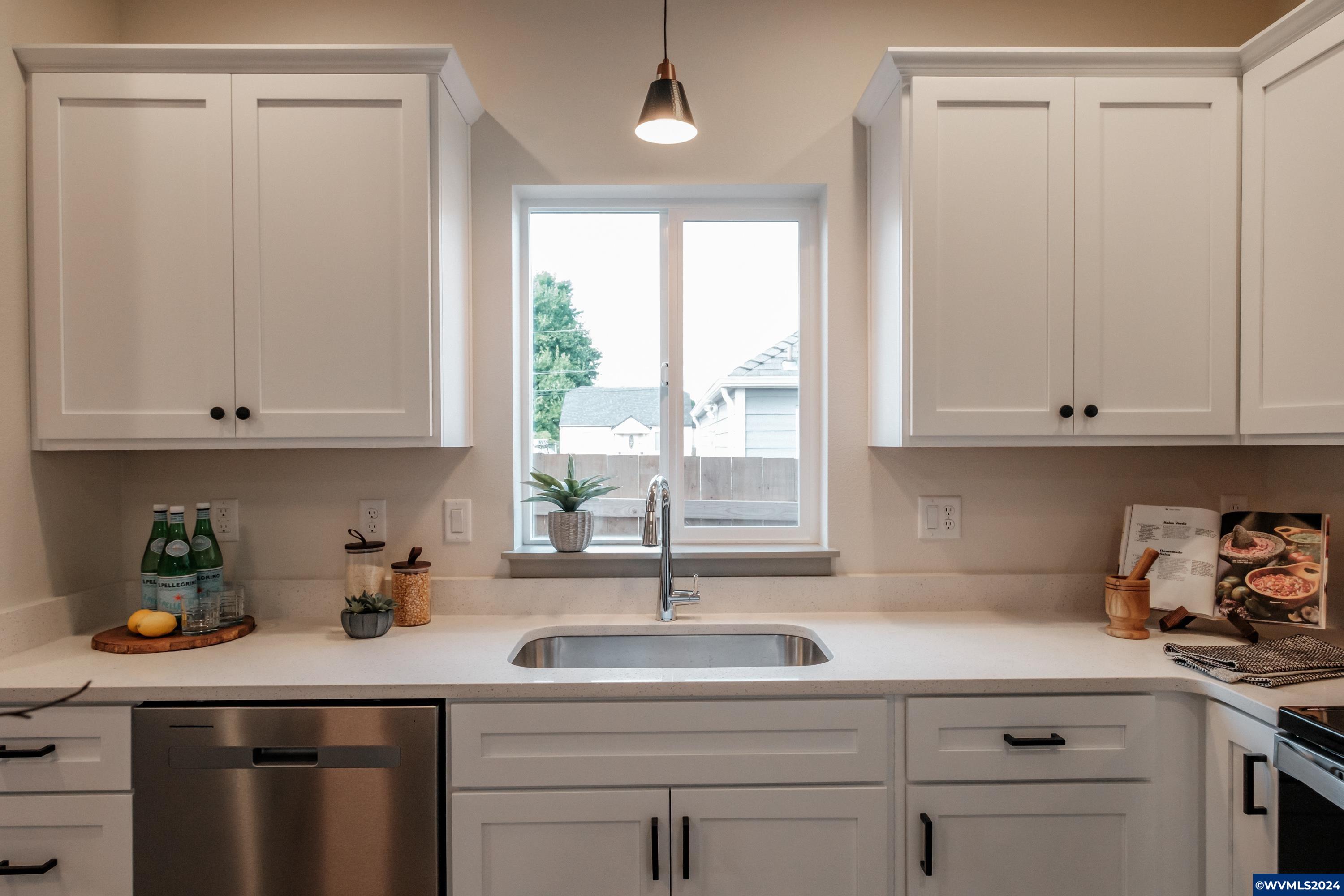 4742 Fanno Rdg Lane Northeast Salem, OR 97305 - Photo 7 of 24