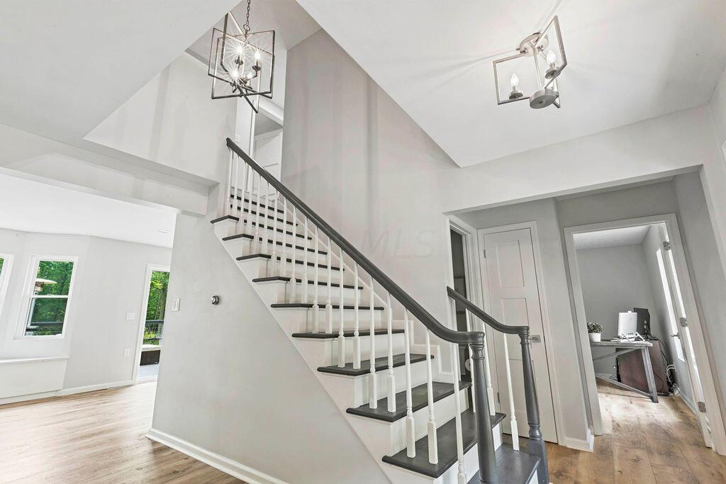 7675 Schleppi Road Westerville, OH 43081 - Photo 16 of 42 Foyer