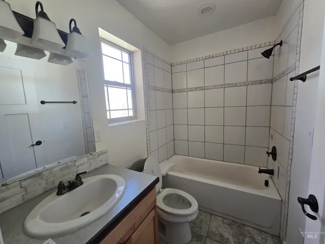 $359,900 | 181 Villa Drive, Heyburn, ID 83336