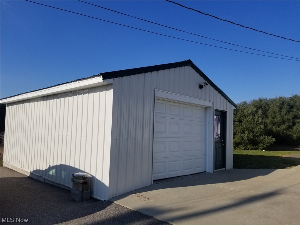 37604 Eagleton Road Lisbon, OH 44432 - Photo 45 of 50 View of garage