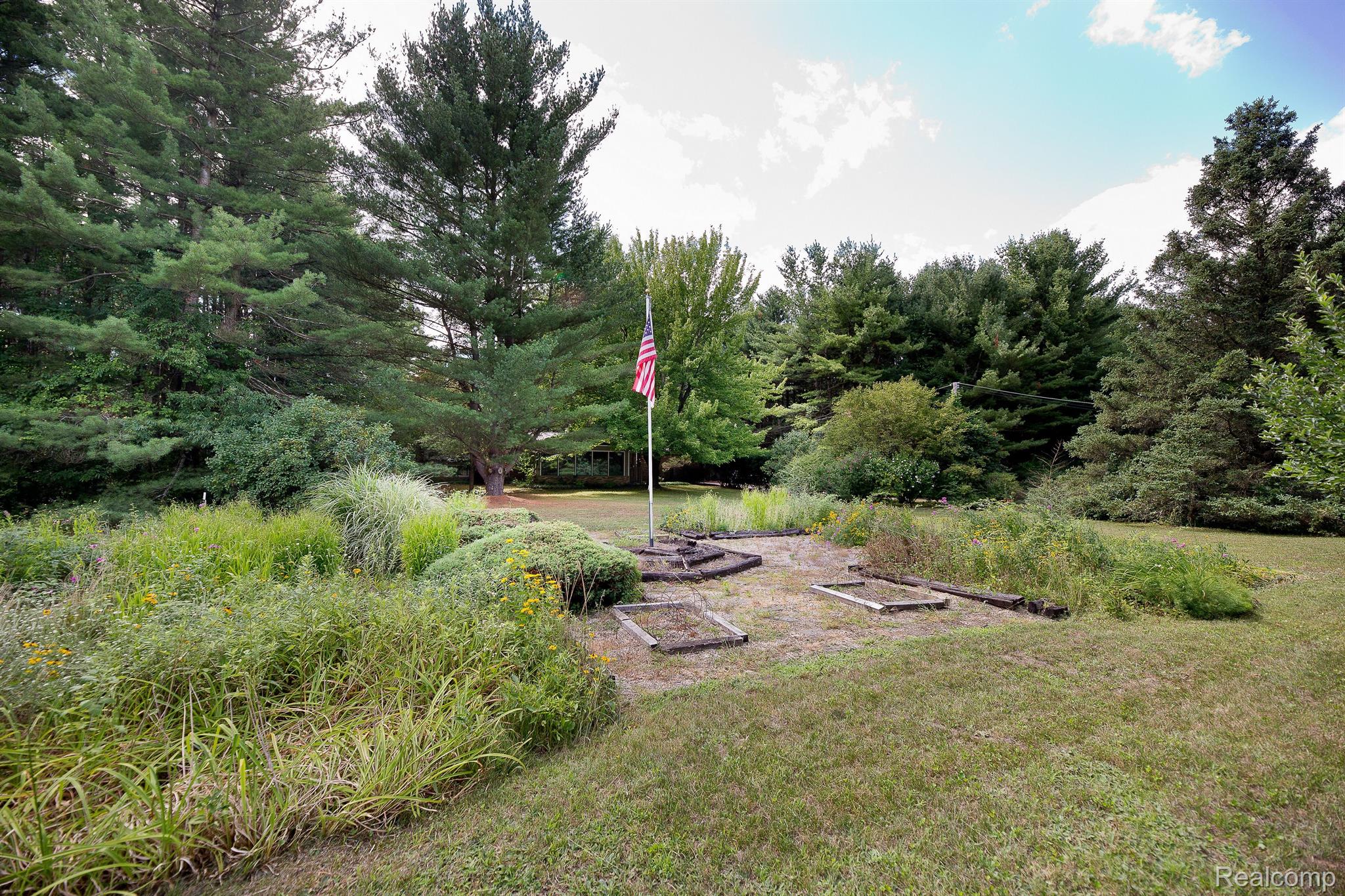 3211 Roods Lake Road Lapeer, MI 48446 - Photo 8 of 35 Garden Area