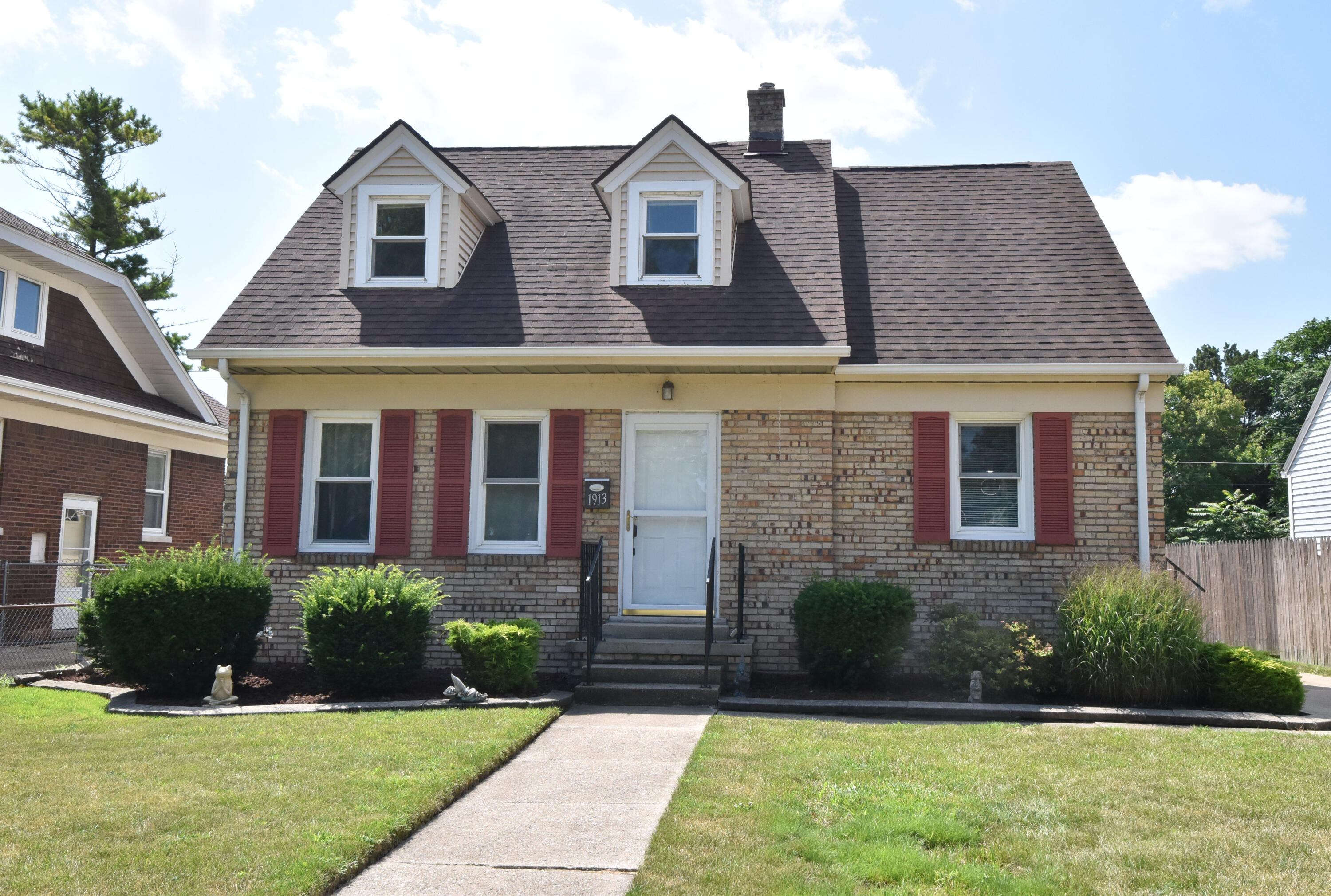 1913 Jerome Boulevard Racine, WI 53403 - Photo 1 of 1 Front